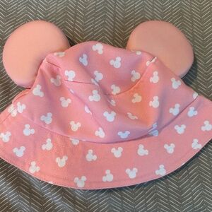 Cute.zo.designs Disney bucket hat